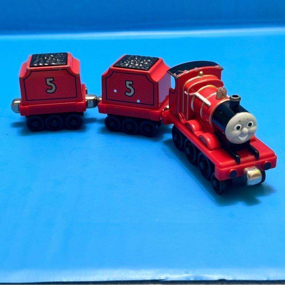 Thomas & Friends Diecast Metal Train JAMES & JAMES TENDERS